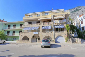 Apartments with a parking space Makarska - 18324